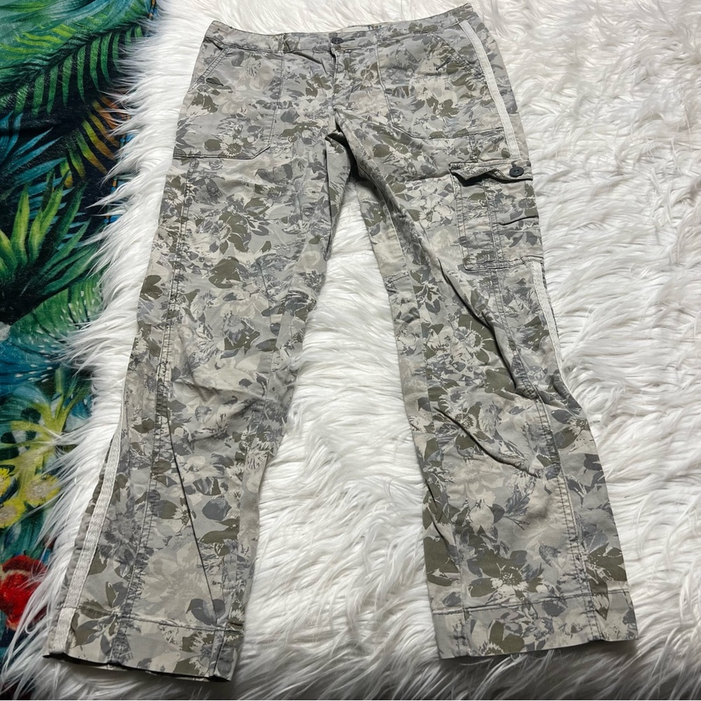 Anthropologie Floral Camo Cargo Pants in Beige and Olive 6